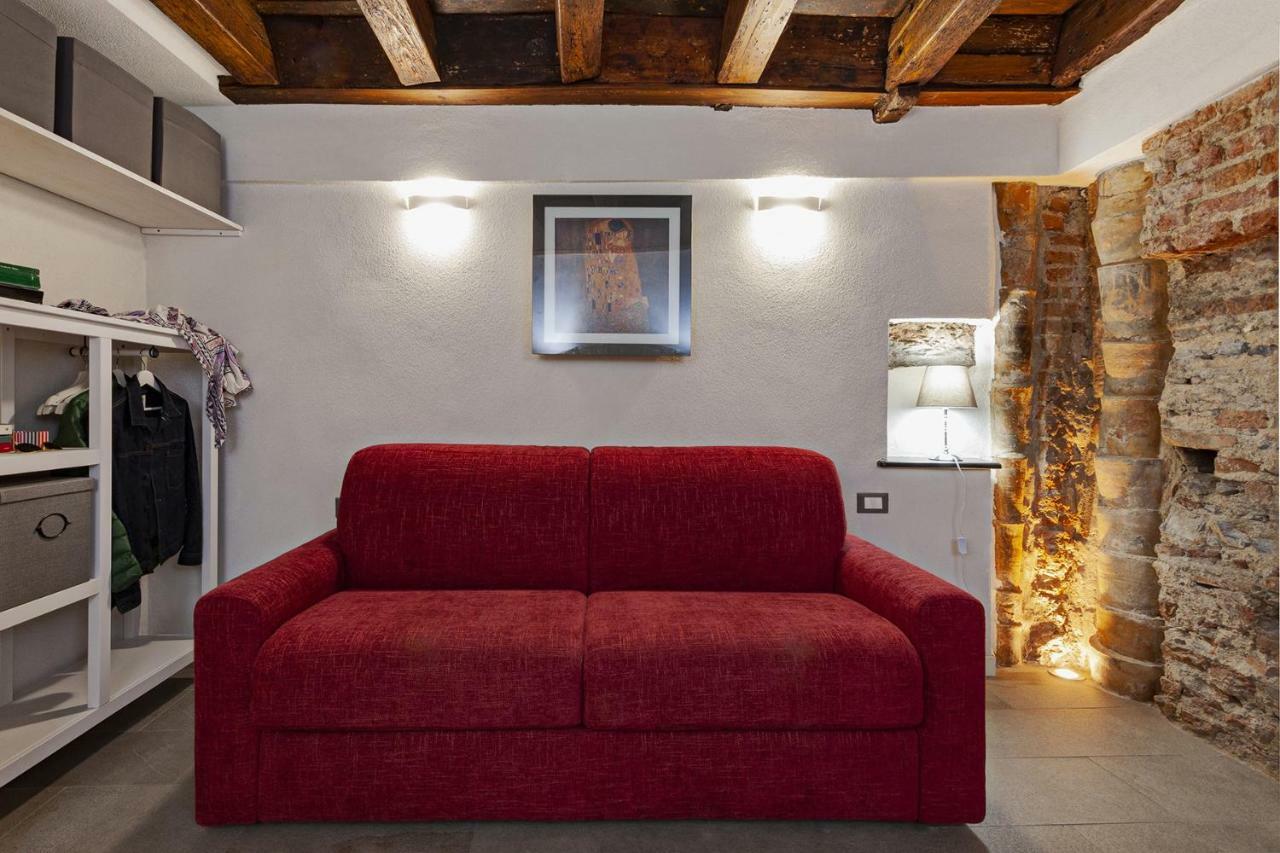 Wood And Stone Apartment In The Historical Center Генуа Екстериор снимка